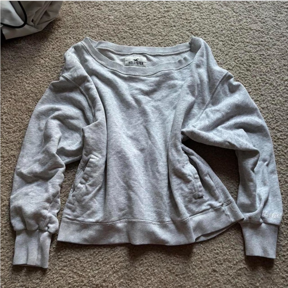 Hollister Light Gray Crewneck Top